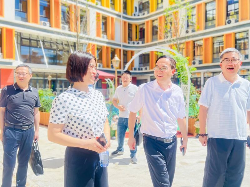 咸宁市人大常委会主任调研幸福宁和康养公寓